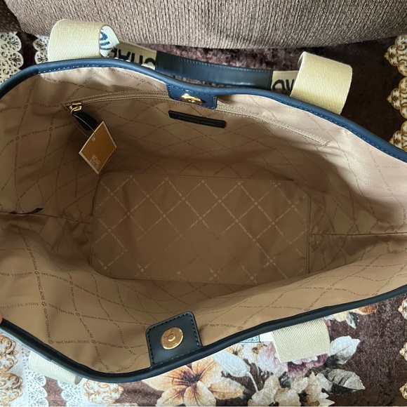 MICHAEL KORS Maeve Gold-Tone Hardware Large Open Tote Bag NWT-Admiral/Pale Blue - Picture 6 of 10